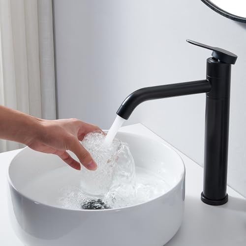 ComllenSturdy Modern Bath Faucet with 360 Flow